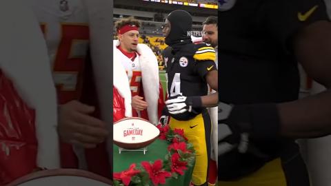 Travis Kelce and Patrick Mahomes in Netflix robes #NFLonNetflix #chiefs #steelers