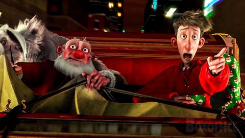 Grandsanta flies above Canada | Arthur Christmas  | CLIP