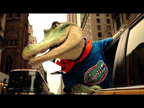 A really funny day in NY with a giant Crocodile | Lyle, Lyle, Crocodile | CLIP