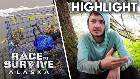 Sacrificing Salmon Rations to Catch Crab? | Race To Survive: Alaska (S1 E7) | USA Network