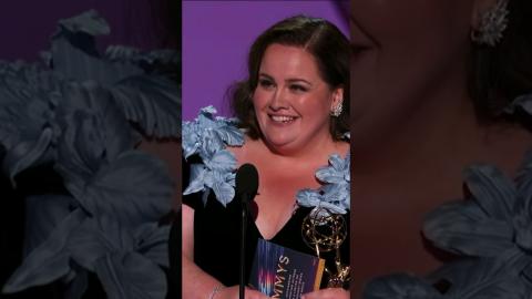 "Thank you, Reindeer." ???? #JessicaGunning wins her first #Emmy for #BabyReindeer